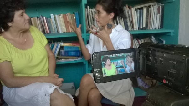 La Dra. Martha Cabrera durante la entrevista. Photo by Ximena Largaespada (2014, marzo).