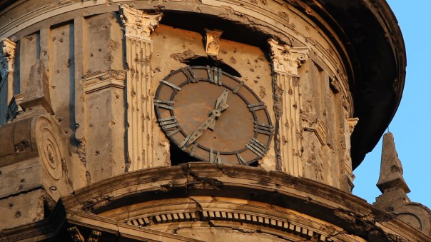 Heredera del viento. Film by Gloria Carrión. Reloj